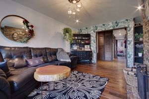 Lounge- click for photo gallery